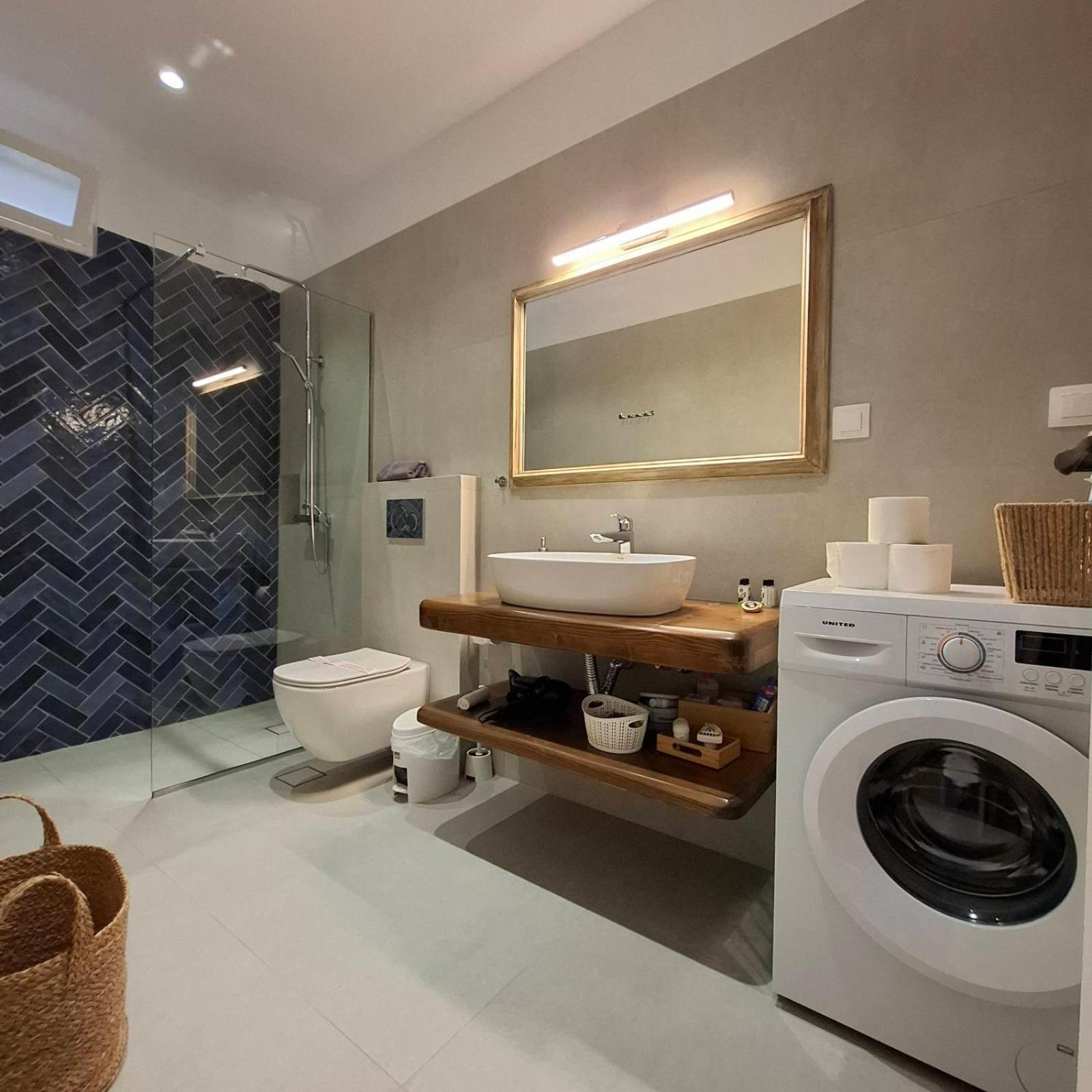 Aquarella-Stylish Veranda Apartment In Centre Of Poros Town Luaran gambar