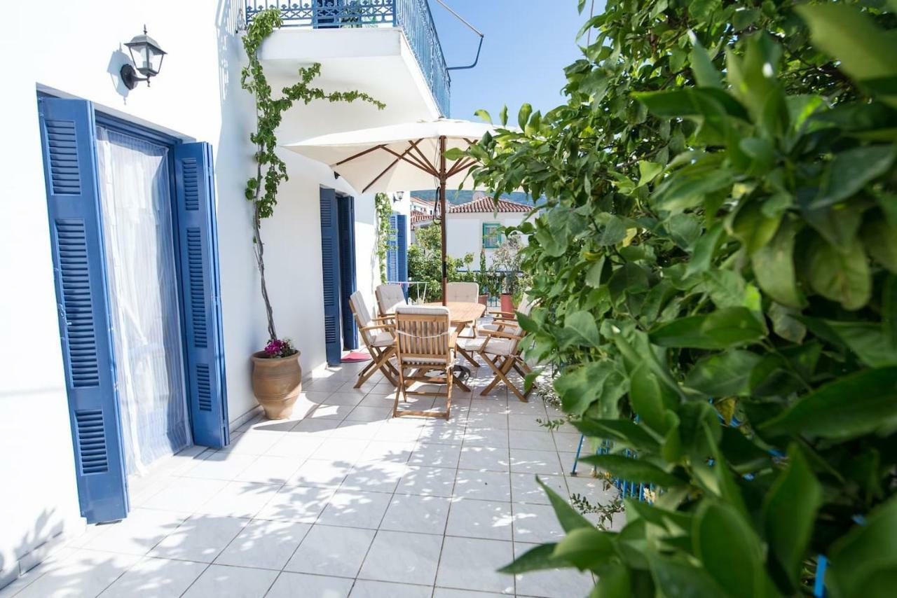Aquarella-Stylish Veranda Apartment In Centre Of Poros Town Luaran gambar