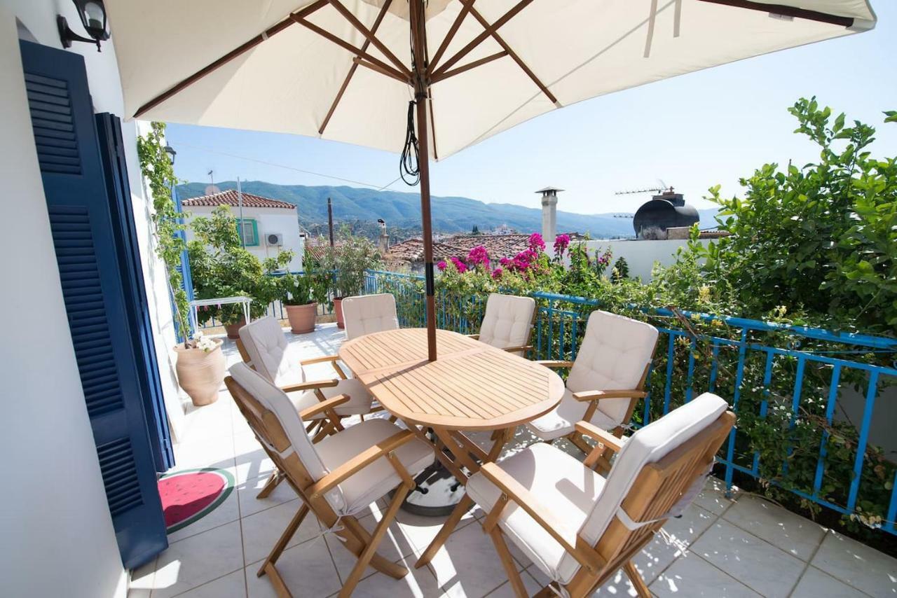 Aquarella-Stylish Veranda Apartment In Centre Of Poros Town Luaran gambar